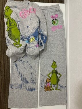 Hybrid Apparel The Grinch Gray Lounge Set with Green & Pink Graphics
